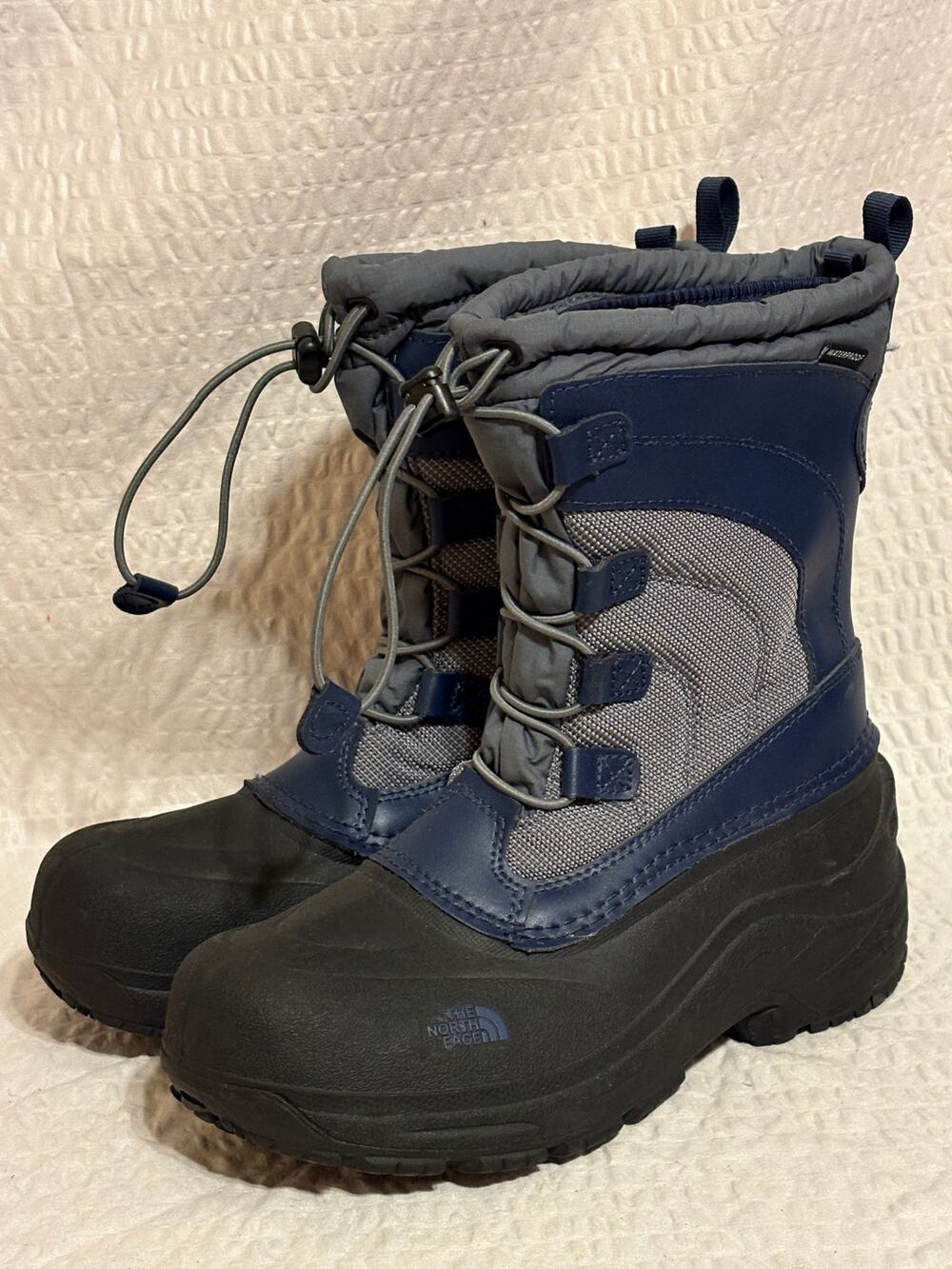 The North Face Thermafelt Insulated Waterproof Snow Boots Boys 6 or Womens 7.5-8